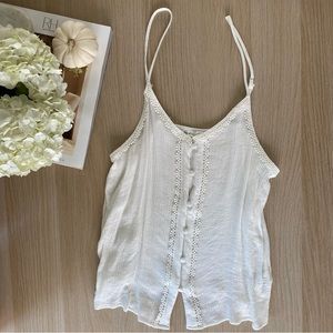 Tank top with buttons